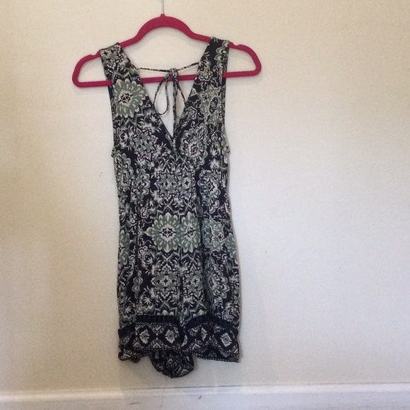 Angie V Neckline Patterned Romper - Picture 2 of 7